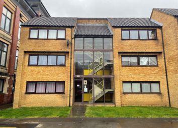 Thumbnail Flat for sale in Ivel Court, Yeovil