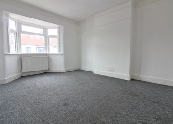 Thumbnail 2 bed flat to rent in Lyndhurst Road, London