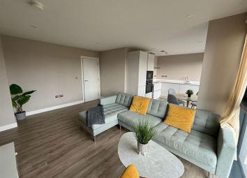 Thumbnail Flat to rent in Queens Dock Avenue, Hull