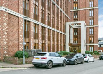 Thumbnail 1 bed flat for sale in Ziggurat House, St Albans