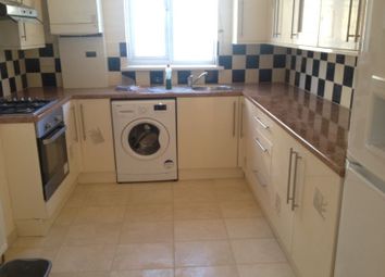 Thumbnail 2 bed flat to rent in Heneage Street, London