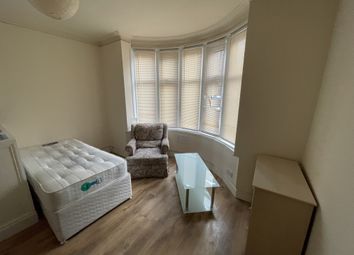 Thumbnail Studio to rent in 32 Winchester Avenue, Leicester, Leicestershire