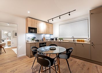 Thumbnail Flat for sale in Yeo Street, London