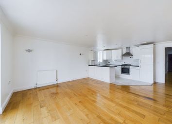 Thumbnail 2 bed flat to rent in Coulsdon Road, Caterham