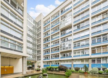 Thumbnail 2 bedroom flat for sale in Metro Central Heights, Elephant And Castle, London