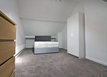 Thumbnail Room to rent in St. Marys Square, London