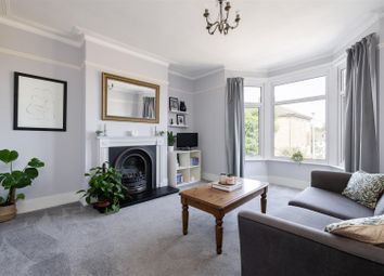 Thumbnail 2 bed flat to rent in Crescent Road, London