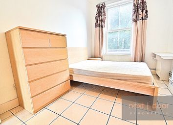 2 Bedrooms Flat to rent in Clapham Road, Oval, London SW9
