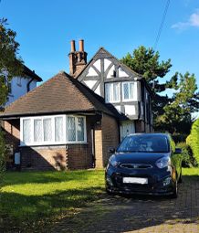 3 Bedrooms Detached house to rent in Hayland Close, London NW9