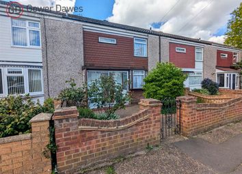 Thumbnail Terraced house for sale in Sleepers Farm Road, Grays