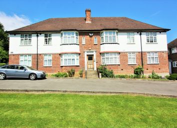 3 Bedrooms Flat to rent in Fernside Court, Holders Hill Road, Hendon NW4