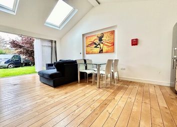 Thumbnail Studio to rent in 42 Dartford Avenue, London