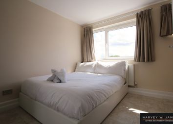 1 Bedrooms Flat to rent in Carrol Close, Stratford E15