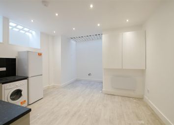 Thumbnail 2 bed flat to rent in Evering Road, London
