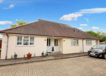 Thumbnail Bungalow for sale in Common View, Letchworth Garden City