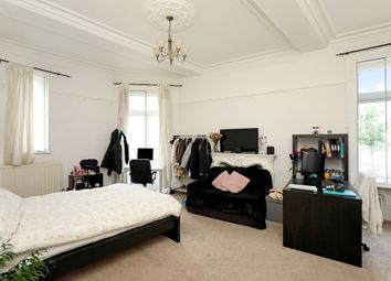Thumbnail 4 bed flat to rent in Earl's Court Square, London