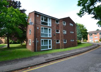 Thumbnail Flat for sale in Aurum Close, Horley