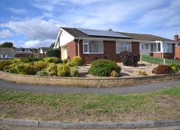 2 Bedrooms Semi-detached bungalow for sale in Silverdale Road, Tadley RG26
