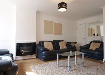 Thumbnail Flat to rent in Copwood Close, Torrington Park, Finchley