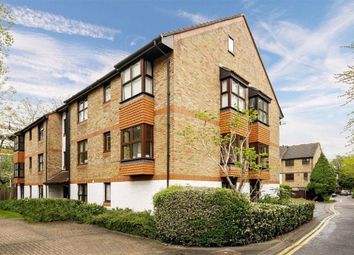 2 Bedrooms Flat for sale in St Crispins Close, Hampstead, London NW3