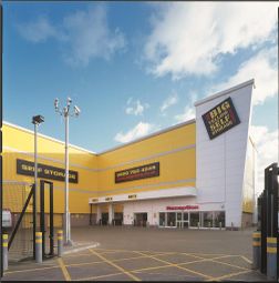 Thumbnail Warehouse to let in Ascot Road, Watford
