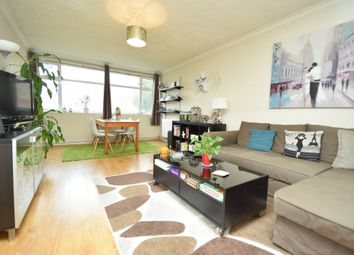 2 Bedrooms Flat to rent in Clarence Road, Bound Green N22