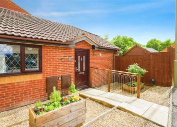 Thumbnail Bungalow for sale in Ravencroft, Bicester, Oxfordshire