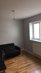 1 Bedrooms Flat to rent in Pier Road, Canning Town E16