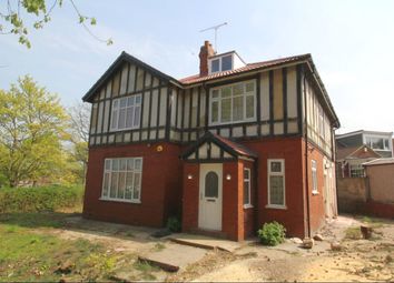 3 Bedrooms Detached house for sale in Foundry Lane, Leeds LS14