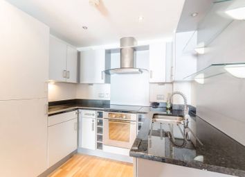 Thumbnail 2 bed flat to rent in Southgate Road, Islington, London