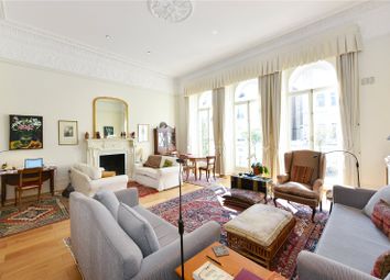 2 Bedrooms Flat to rent in Queens Gate Place, London SW7