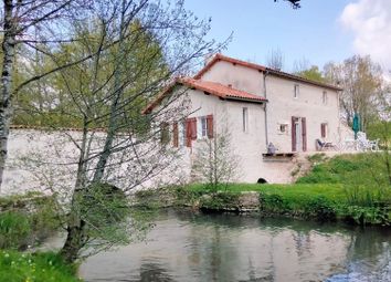 Thumbnail 3 bed property for sale in Lizant, Vienne, France - 86400