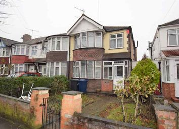 3 Bedrooms Semi-detached house for sale in Medway Drive, Perivale, Greenford UB6