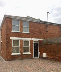 2 Bedroom Detached house for rent