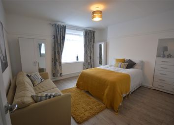 1 Bedrooms Flat to rent in Denham House, White City W12