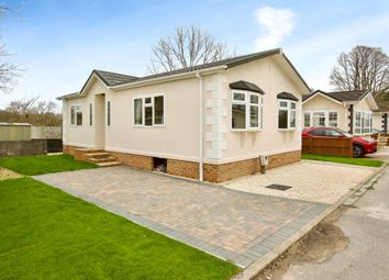Thumbnail 2 bedroom mobile/park home for sale in Station Hill, Curdridge, Southampton