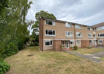 Thumbnail 2 bed flat for sale in Windsor, Berkshire