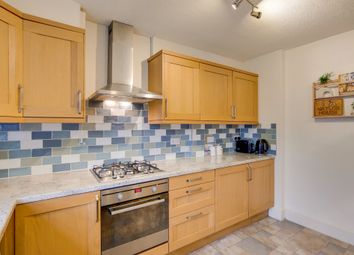 2 bed maisonette for sale in Albion Avenue, London SW8