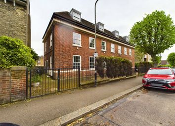 Thumbnail 2 bed flat to rent in Grosvenor Park Road, London