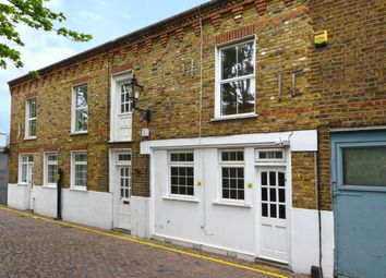 4 Bedrooms Flat to rent in Hansard Mews, London W14