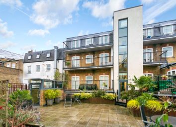 Thumbnail 2 bed flat for sale in Feltham Avenue, East Molesey