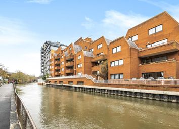 Thumbnail 1 bed flat for sale in Central Reading, Berkshire