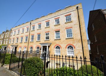 Thumbnail Flat to rent in New Road, Rochester, Kent