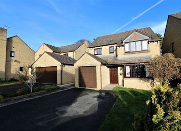 4 Bedrooms Detached house for sale in Moorland Avenue, Baildon, Shipley, West Yorkshire BD17
