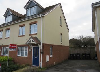 Thumbnail 4 Bedroom Semi Detached House For Sale In Verde Close Luton Thumbnail 4 Bedroom Semi Detached House For Sale In Verde Close Luton
