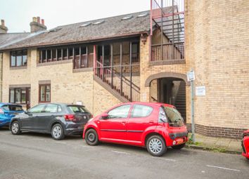 Thumbnail Flat for sale in Searle Street, Cambridge