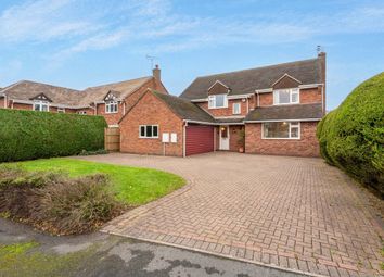 Thumbnail 4 bed detached house for sale in Queens Close, Harbury, Warwickshire