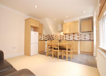 3 Bedrooms Flat to rent in Sellincourt Road, London SW17