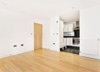 2 Bedrooms Flat to rent in 98 Fairthorn Road, London SE7