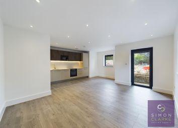 Thumbnail Flat to rent in High Road, Whetstone, London